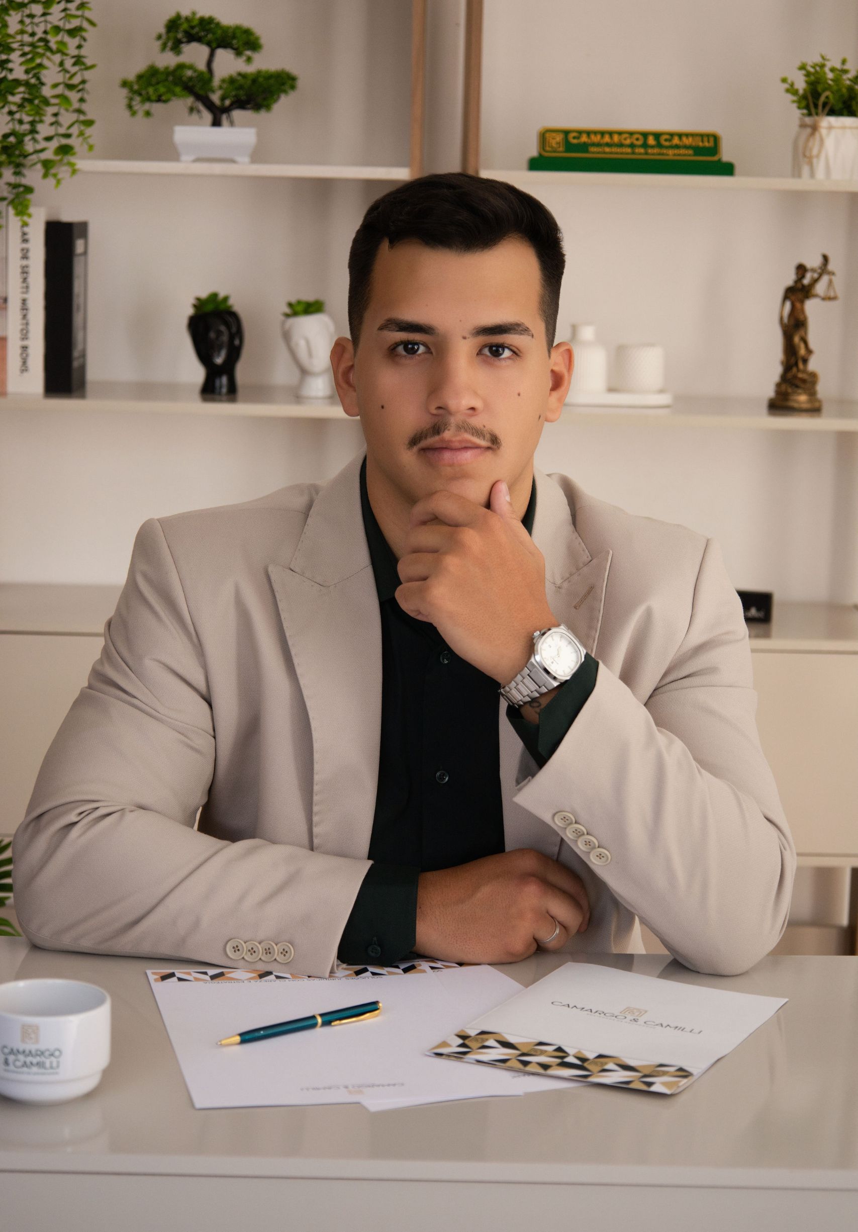 Dr. Miquéias Camargo